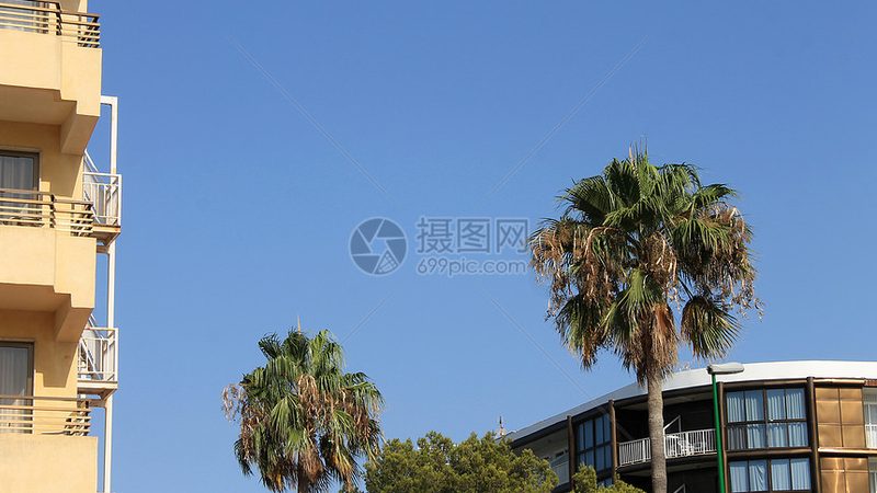 随着旅游市场的不断细分和消费者需求的多样化，定制旅游将呈现出以下发展趋势：